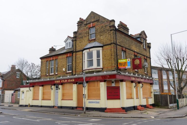 Why Are So Many UK Pubs Closing? The Real Reasons Explained
