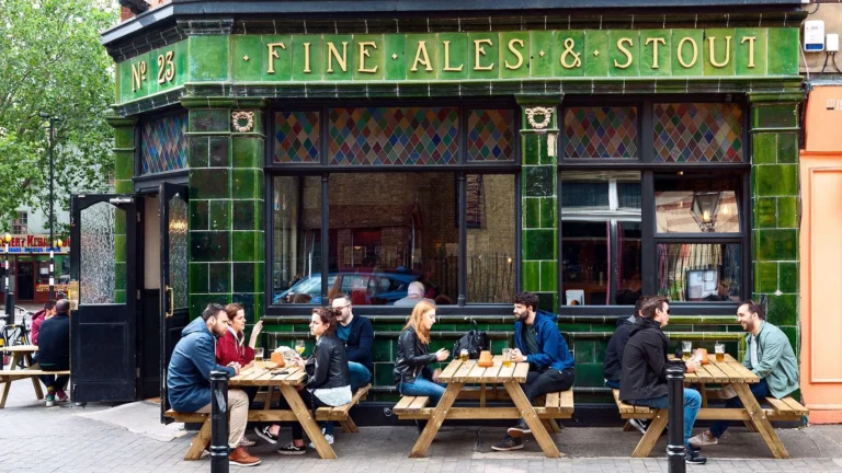 How to Spot a Proper Historic Pub Before You Order