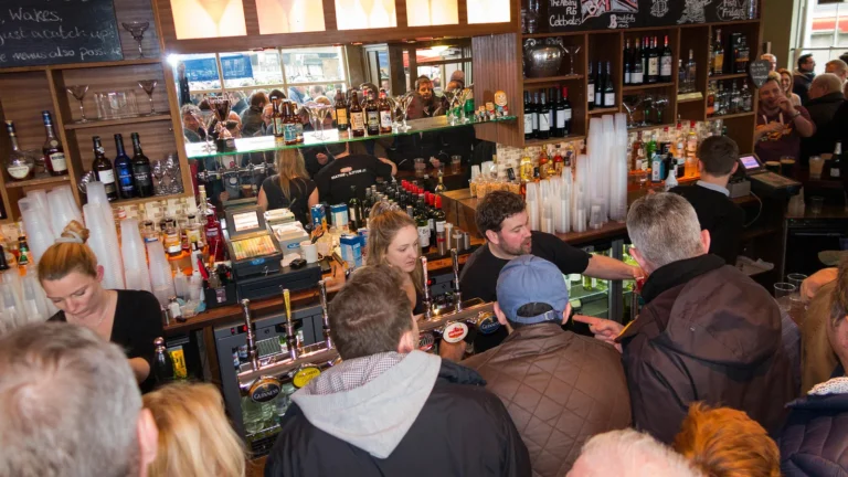 How to Plan a Pub Crawl That Everyone Actually Enjoys